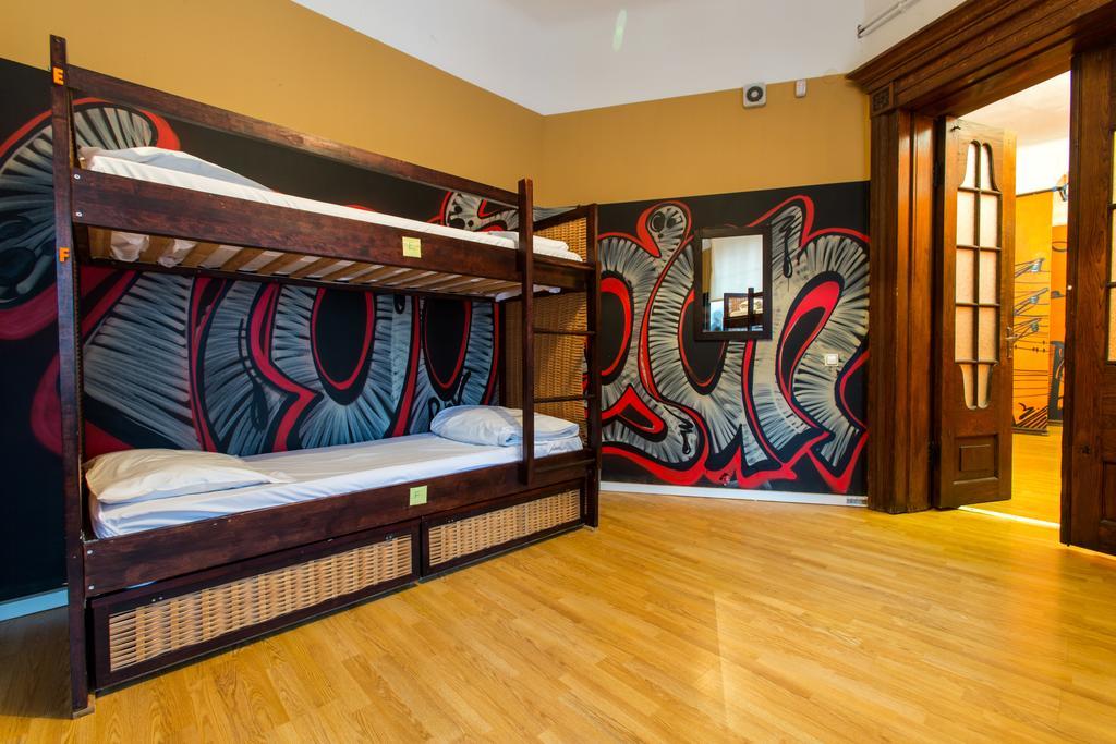 The Monk'S Bunk Hostel Ταλίν Δωμάτιο φωτογραφία