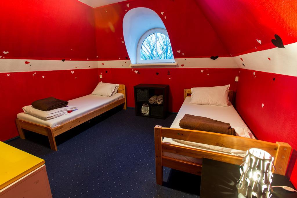The Monk'S Bunk Hostel Ταλίν Δωμάτιο φωτογραφία